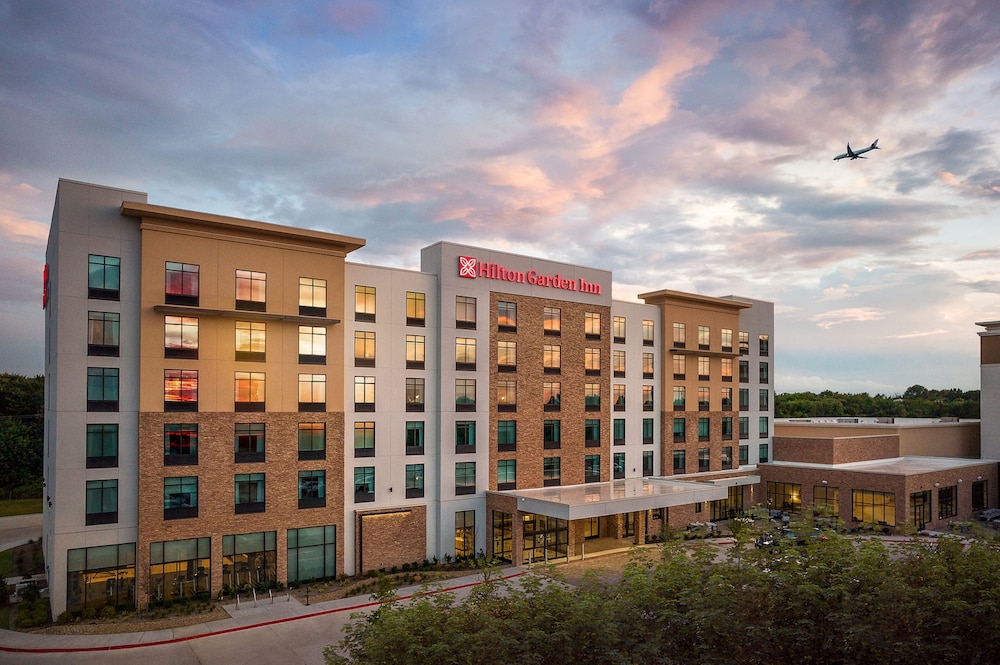 Hilton Garden Inn Grapevine at Silverlake Crossing — Main photo in Grapevine, Texas
