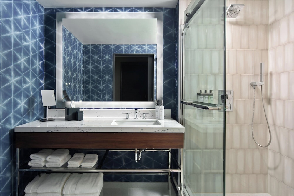 The Celeste Hotel, Orlando, a Tribute Portfolio Hotel — Hotel rooms in Orlando, Florida