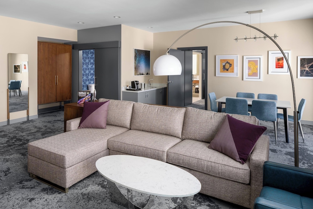 The Celeste Hotel, Orlando, a Tribute Portfolio Hotel — Hotel rooms in Orlando, Florida
