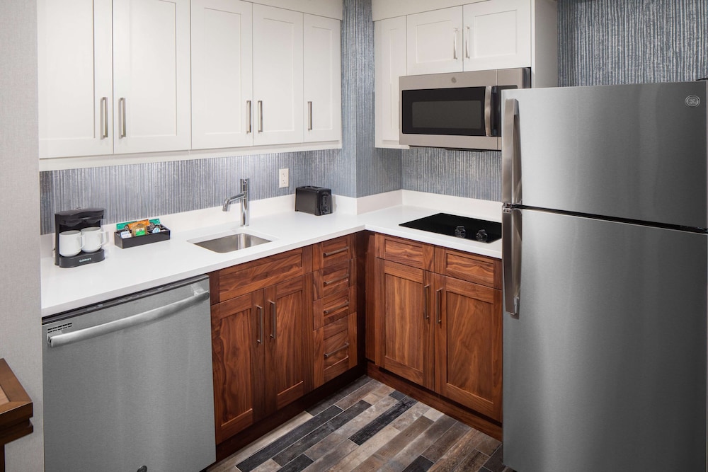 Homewood Suites by Hilton Boston Seaport District — Hotel rooms in Boston, Massachusetts