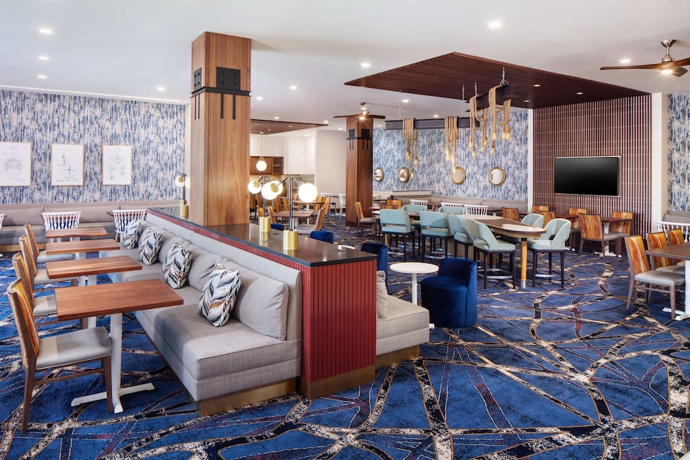 Homewood Suites by Hilton Boston Seaport District — Restaurant & bars in Boston, Massachusetts