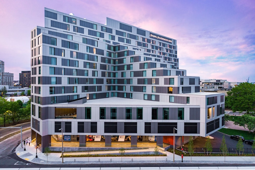 Homewood Suites by Hilton Boston Seaport District — Hotel building in Boston, Massachusetts