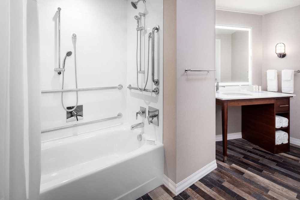 Homewood Suites by Hilton Boston Seaport District — Hotel rooms in Boston, Massachusetts