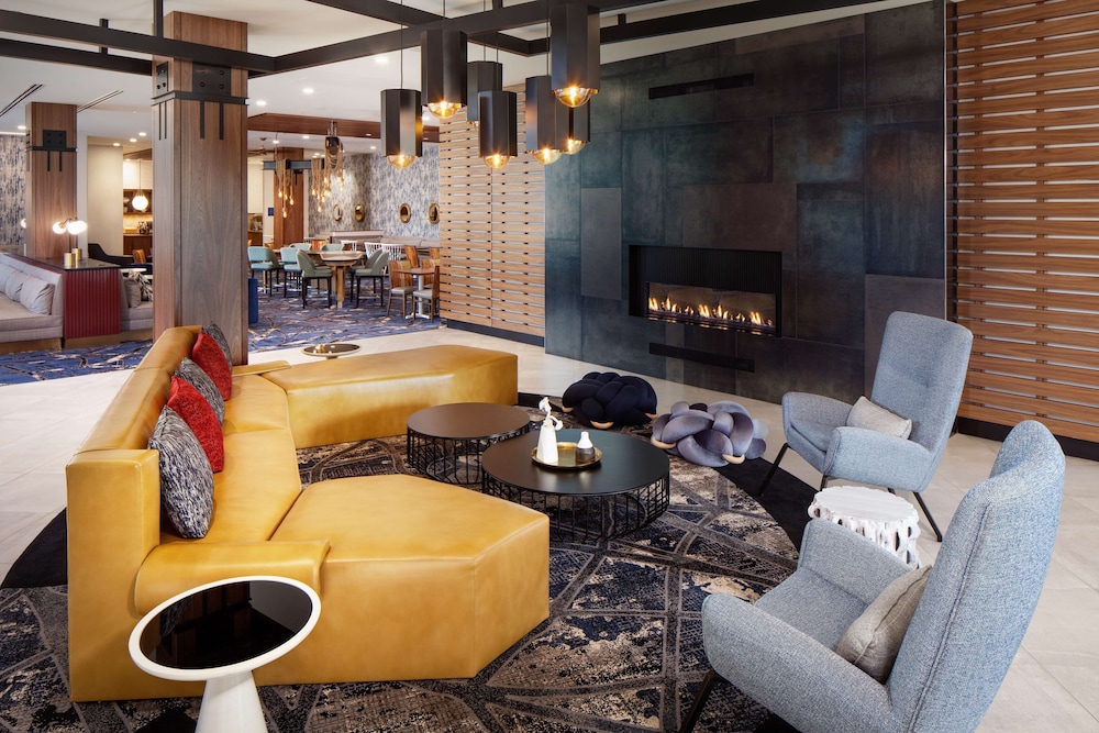 Homewood Suites by Hilton Boston Seaport District — Restaurant & bars in Boston, Massachusetts