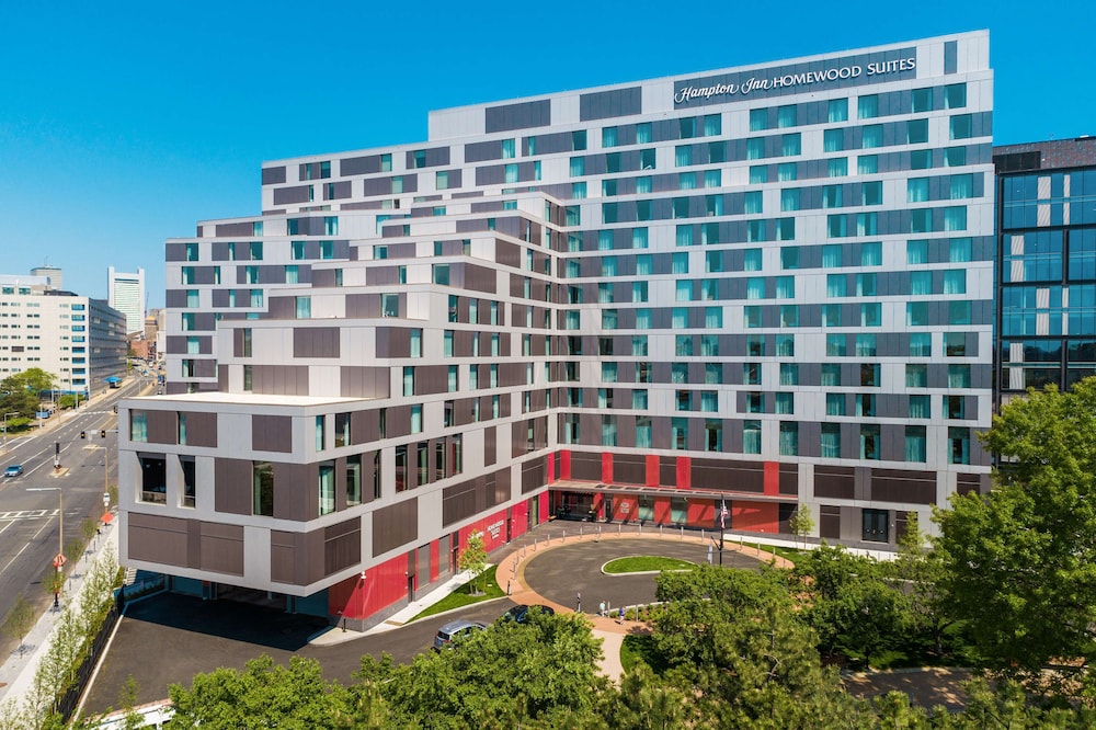 Homewood Suites by Hilton Boston Seaport District — Hotel building in Boston, Massachusetts