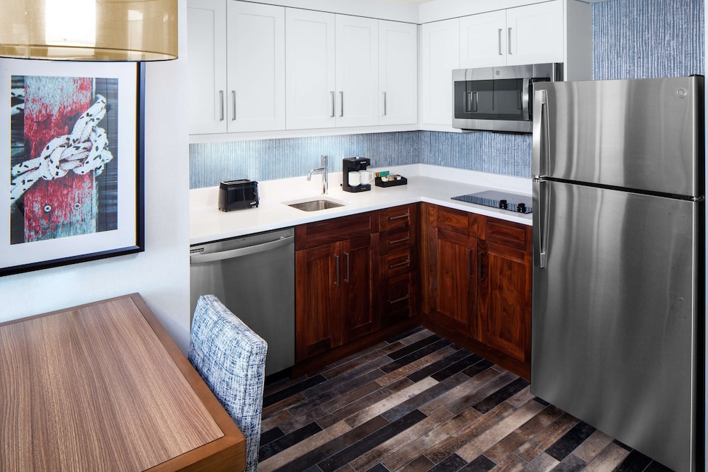 Homewood Suites by Hilton Boston Seaport District — Hotel rooms in Boston, Massachusetts
