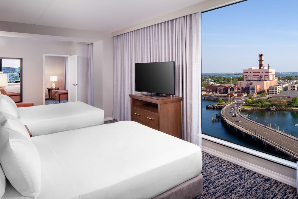 Homewood Suites by Hilton Boston Seaport District — Hotel rooms in Boston, Massachusetts