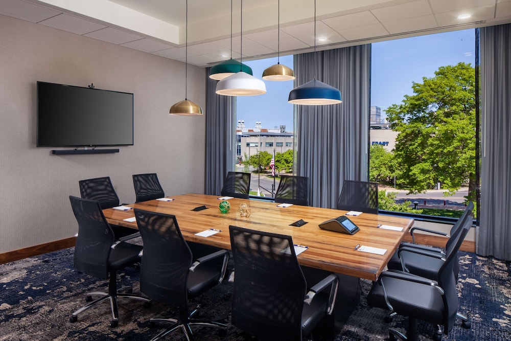 Homewood Suites by Hilton Boston Seaport District — Hotel rooms in Boston, Massachusetts