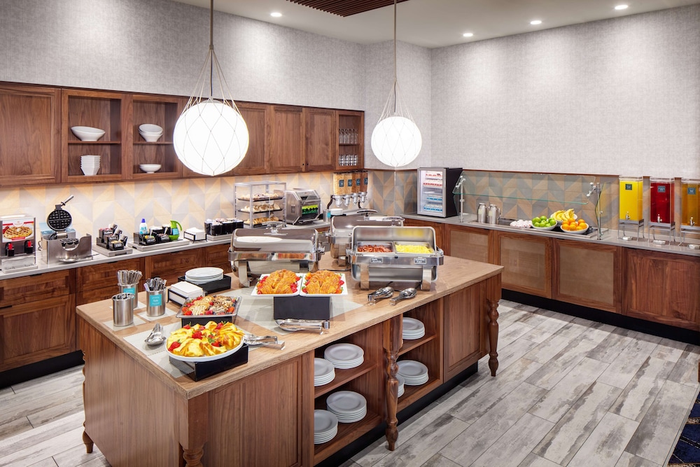 Homewood Suites by Hilton Boston Seaport District — Restaurant & bars in Boston, Massachusetts