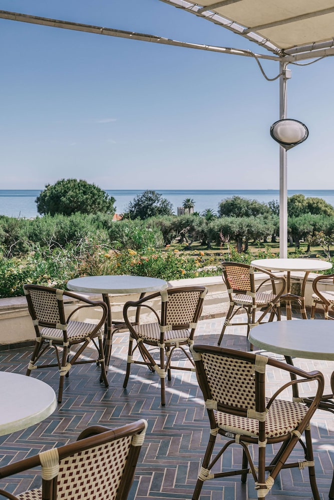 MClub Alicudi — Restaurant & bars in Sciacca, Sicily