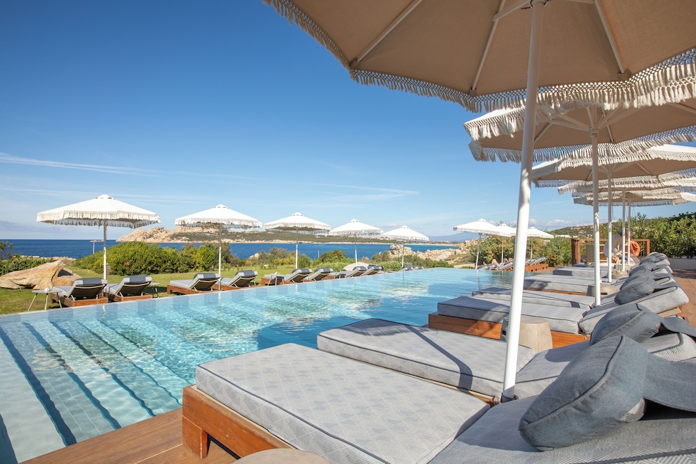 Mangia's Santa Teresa Sardinia, Curio Collection by Hilton — Swimming pool in Capo Testa, Sardinia