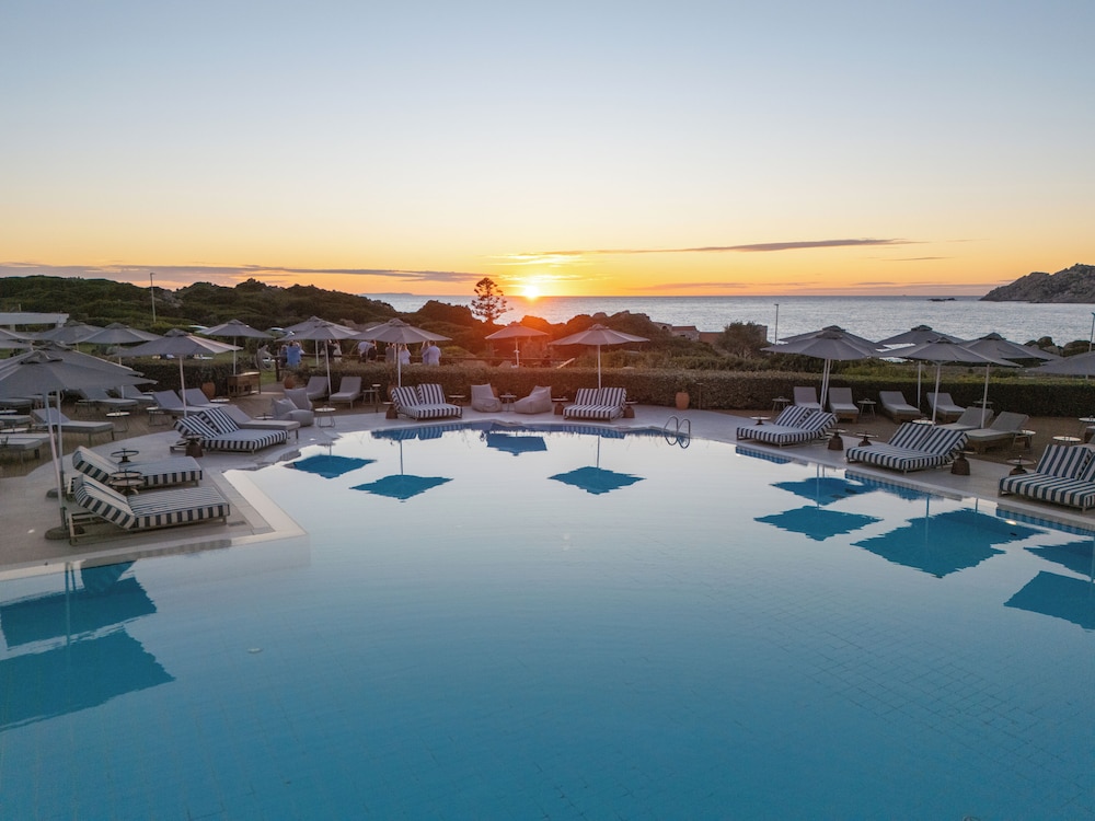 Mangia's Santa Teresa Sardinia, Curio Collection by Hilton — Swimming pool in Capo Testa, Sardinia