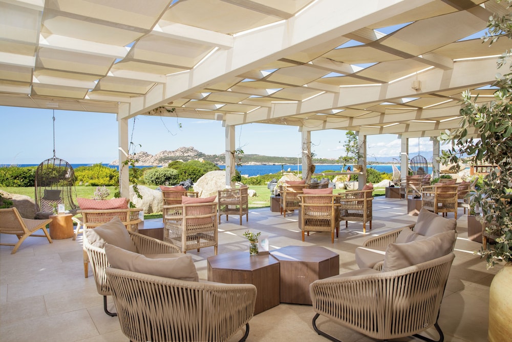 Mangia's Santa Teresa Sardinia, Curio Collection by Hilton — Restaurant & bars in Capo Testa, Sardinia