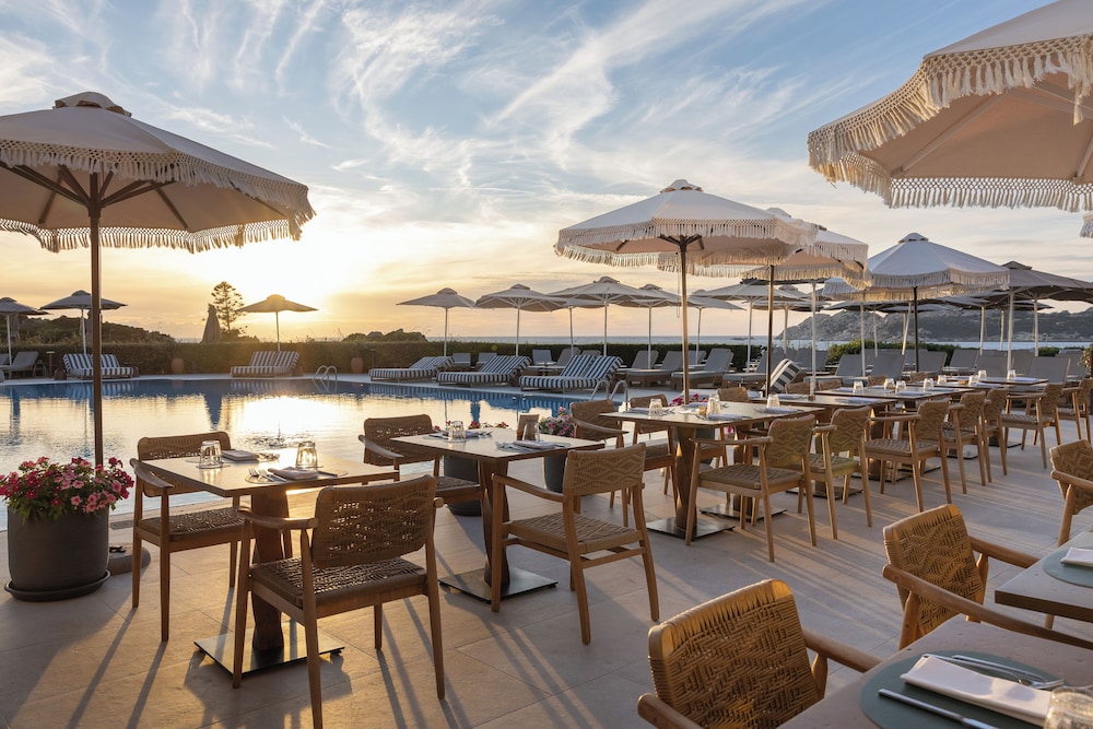 Mangia's Santa Teresa Sardinia, Curio Collection by Hilton — Restaurant & bars in Capo Testa, Sardinia