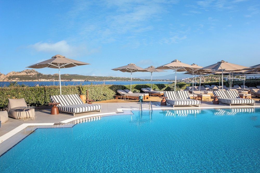 Mangia's Santa Teresa Sardinia, Curio Collection by Hilton — Swimming pool in Capo Testa, Sardinia