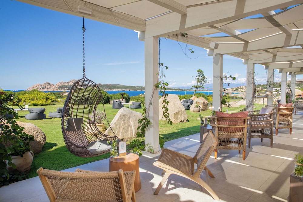 Mangia's Santa Teresa Sardinia, Curio Collection by Hilton — Restaurant & bars in Capo Testa, Sardinia