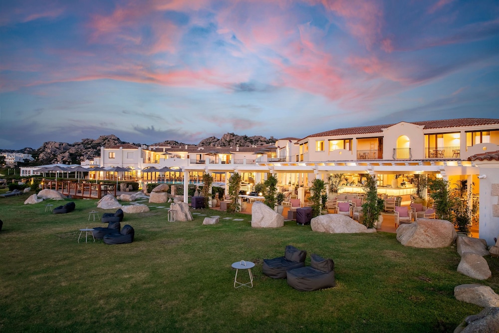 Mangia's Santa Teresa Sardinia, Curio Collection by Hilton — Hotel building in Capo Testa, Sardinia
