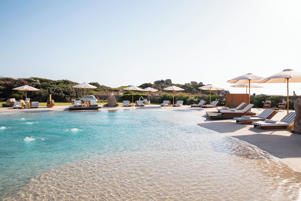 Mangia's Santa Teresa Sardinia, Curio Collection by Hilton — Swimming pool in Capo Testa, Sardinia