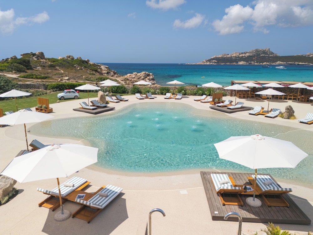 Mangia's Santa Teresa Sardinia, Curio Collection by Hilton — Swimming pool in Capo Testa, Sardinia