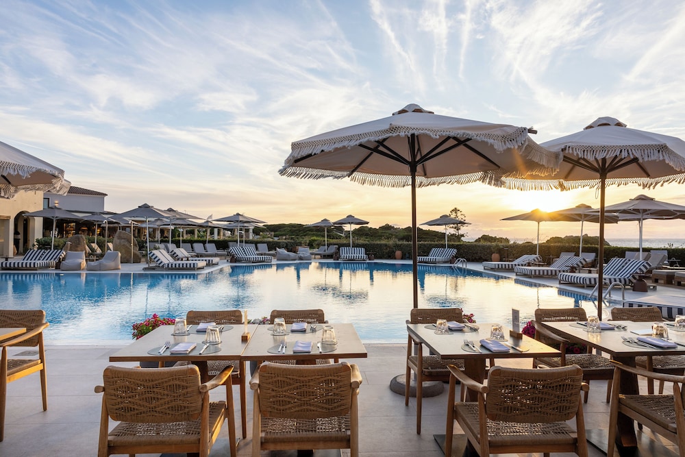 Mangia's Santa Teresa Sardinia, Curio Collection by Hilton — Restaurant & bars in Capo Testa, Sardinia