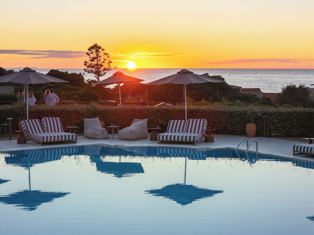 Mangia's Santa Teresa Sardinia, Curio Collection by Hilton — Swimming pool in Capo Testa, Sardinia