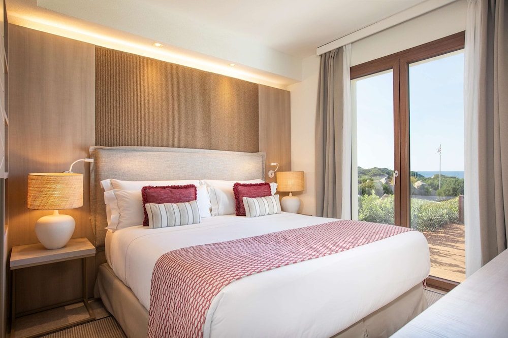 Mangia's Santa Teresa Sardinia, Curio Collection by Hilton — Hotel rooms in Capo Testa, Sardinia