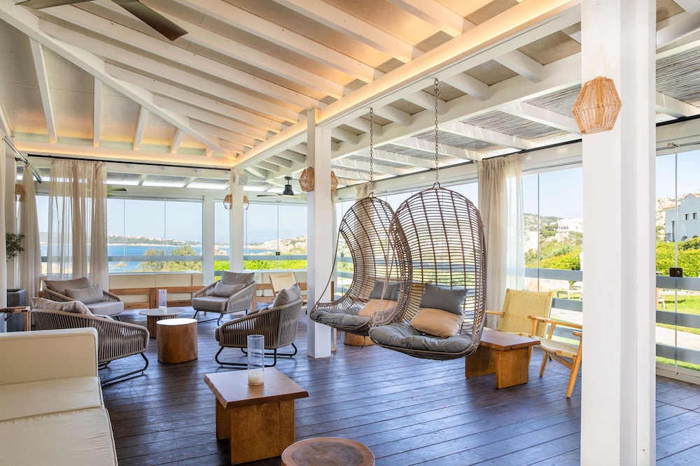Mangia's Santa Teresa Sardinia, Curio Collection by Hilton — Restaurant & bars in Capo Testa, Sardinia