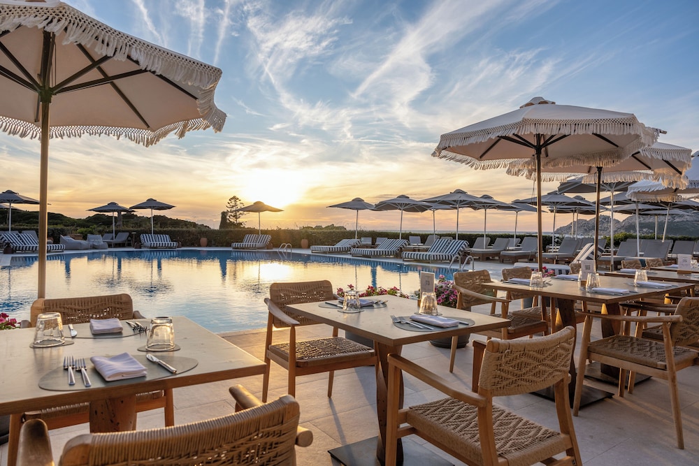 Mangia's Santa Teresa Sardinia, Curio Collection by Hilton — Restaurant & bars in Capo Testa, Sardinia