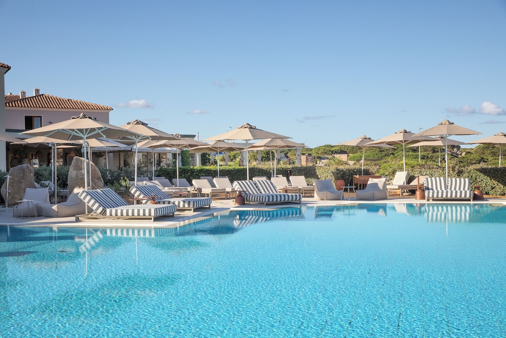 Mangia's Santa Teresa Sardinia, Curio Collection by Hilton — Swimming pool in Capo Testa, Sardinia