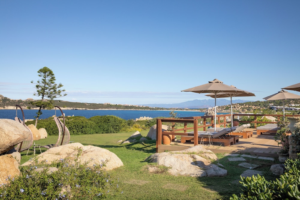 Mangia's Santa Teresa Sardinia, Curio Collection by Hilton — Attractions in the area in Capo Testa, Sardinia