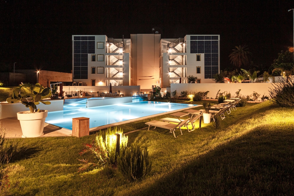 SEAWATER HOTEL BIO & BEAUTY SPA — Swimming pool in Marsala, Sicily