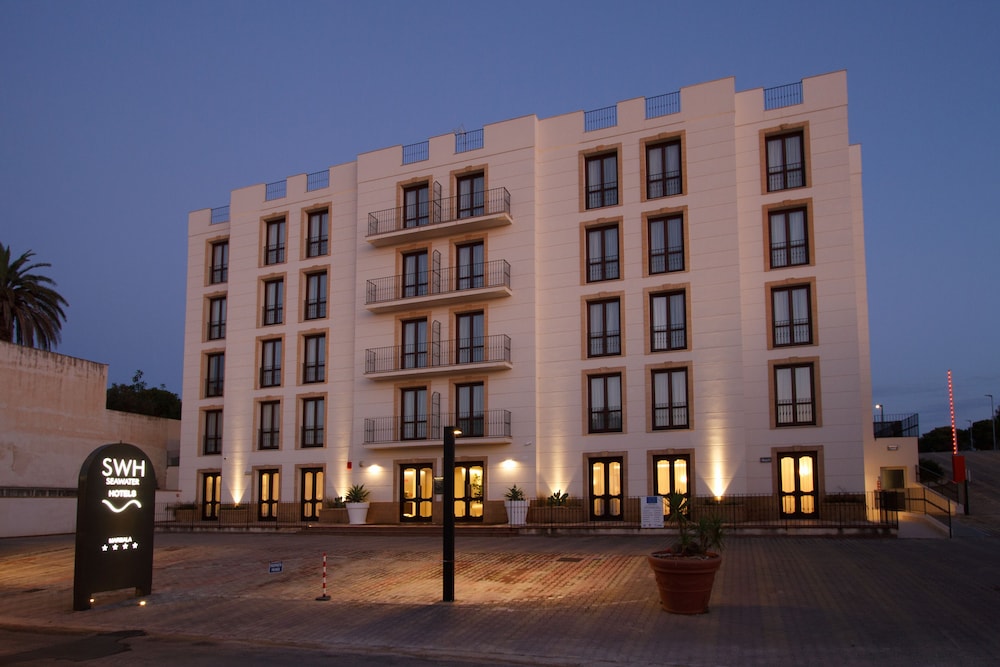 SEAWATER HOTEL BIO & BEAUTY SPA — Hotel building in Marsala, Sicily