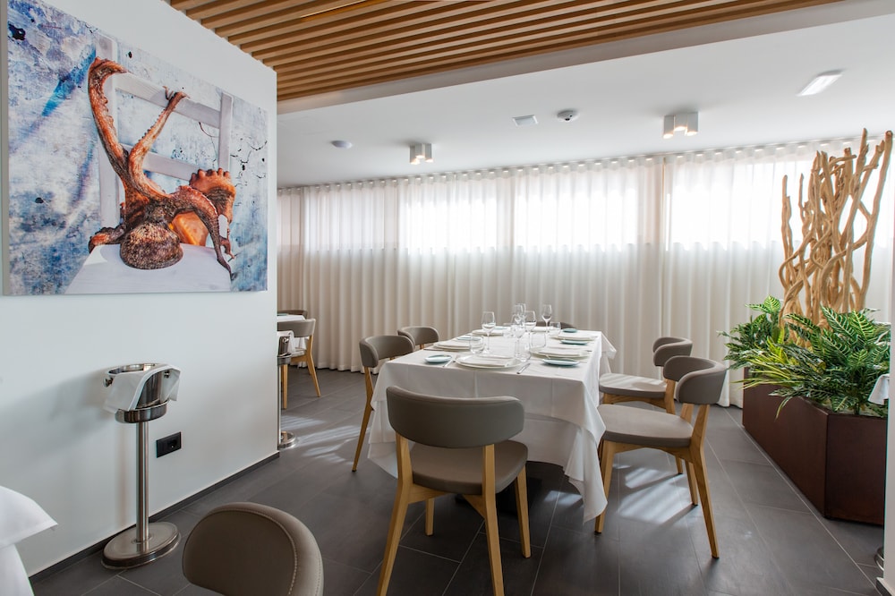 Grand Hotel Faraglioni — Restaurant & bars in Aci Castello, Sicily