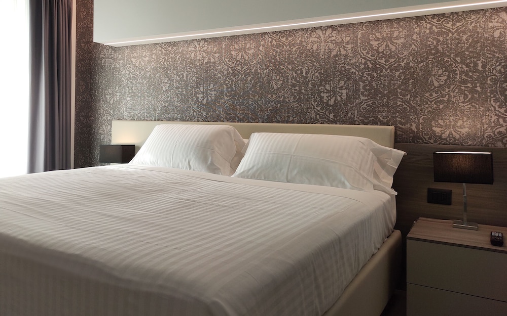 Grand Hotel Faraglioni — Hotel rooms in Aci Castello, Sicily