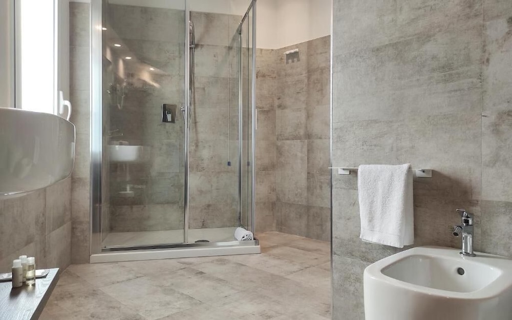 Grand Hotel Faraglioni — Hotel rooms in Aci Castello, Sicily