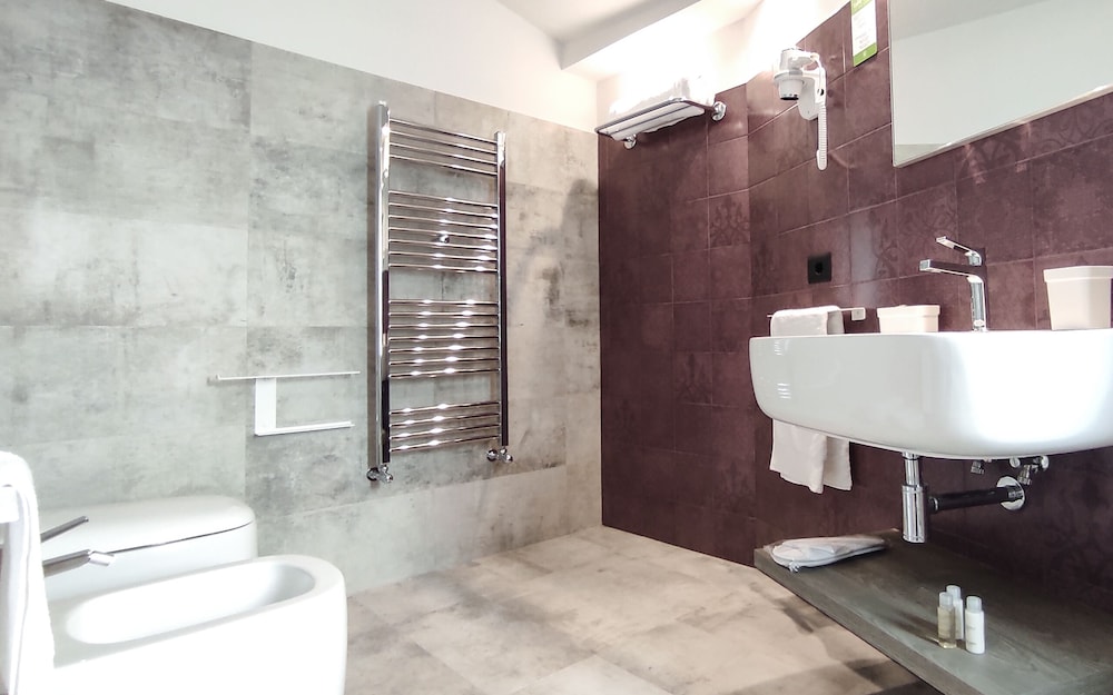 Grand Hotel Faraglioni — Hotel rooms in Aci Castello, Sicily