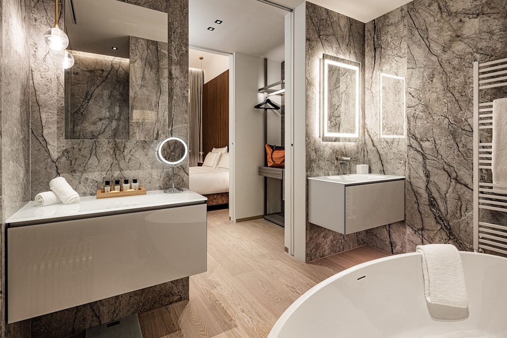 ARIA Retreat & SPA - The Leading Hotels of the World — Hotel rooms in Porlezza, Lombardy
