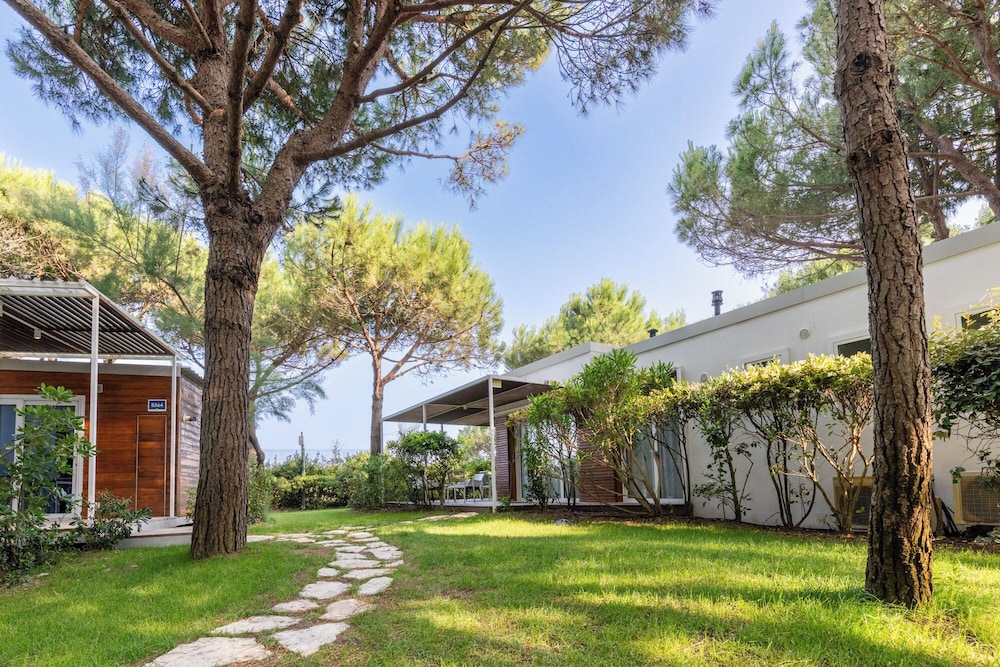 Club Del Sole Jesolo Family Resort — Hotel building in Jesolo, Veneto