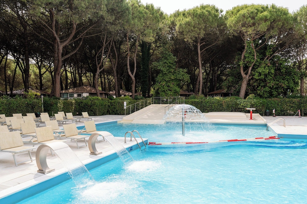 Club Del Sole Jesolo Family Resort — Swimming pool in Jesolo, Veneto
