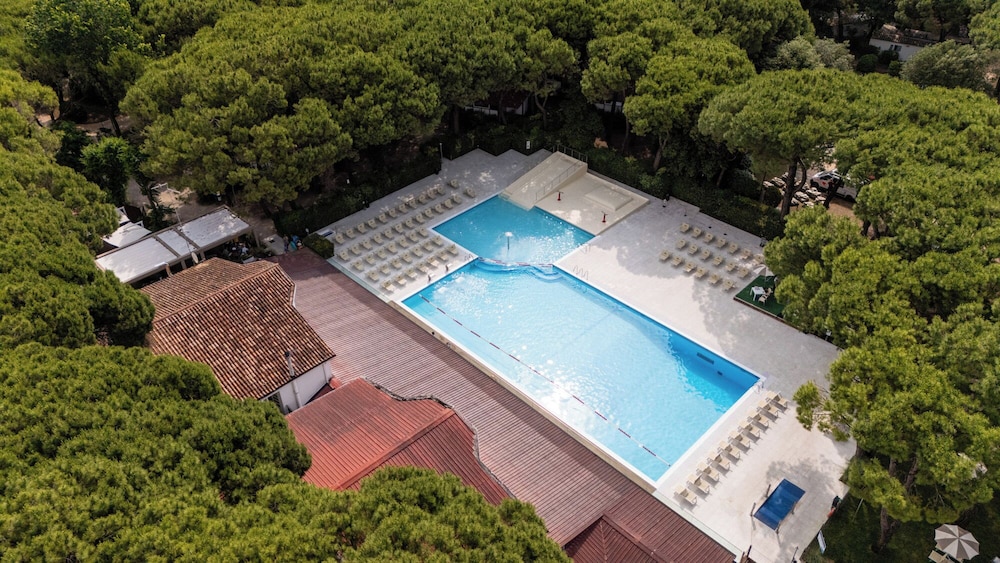 Club Del Sole Jesolo Family Resort — Swimming pool in Jesolo, Veneto