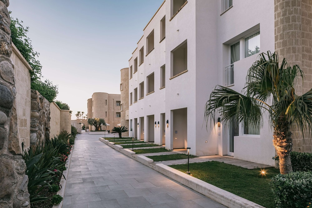 Mangia's Himera Resort — Hotel building in Campofelice di Roccella, Sicily