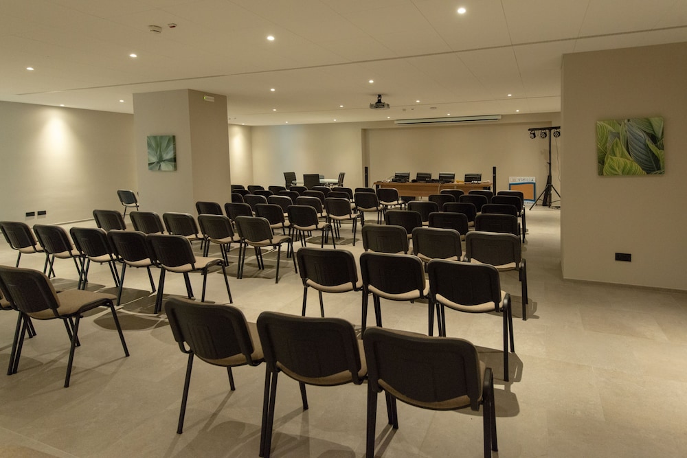 Mangia's Himera Resort — Hotel building in Campofelice di Roccella, Sicily