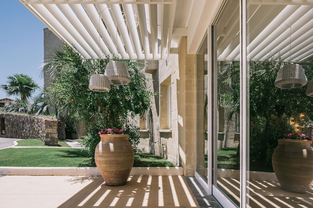 Mangia's Himera Resort — Hotel building in Campofelice di Roccella, Sicily