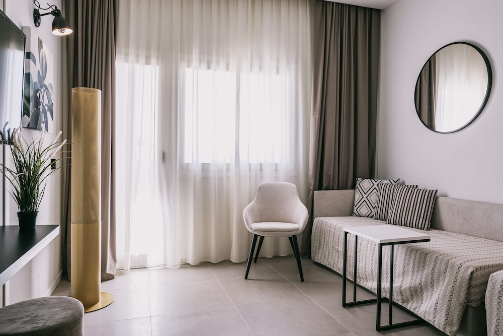 Mangia's Himera Resort — Hotel rooms in Campofelice di Roccella, Sicily