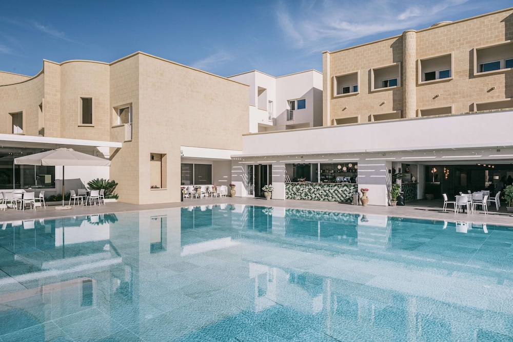 Mangia's Himera Resort — Swimming pool in Campofelice di Roccella, Sicily