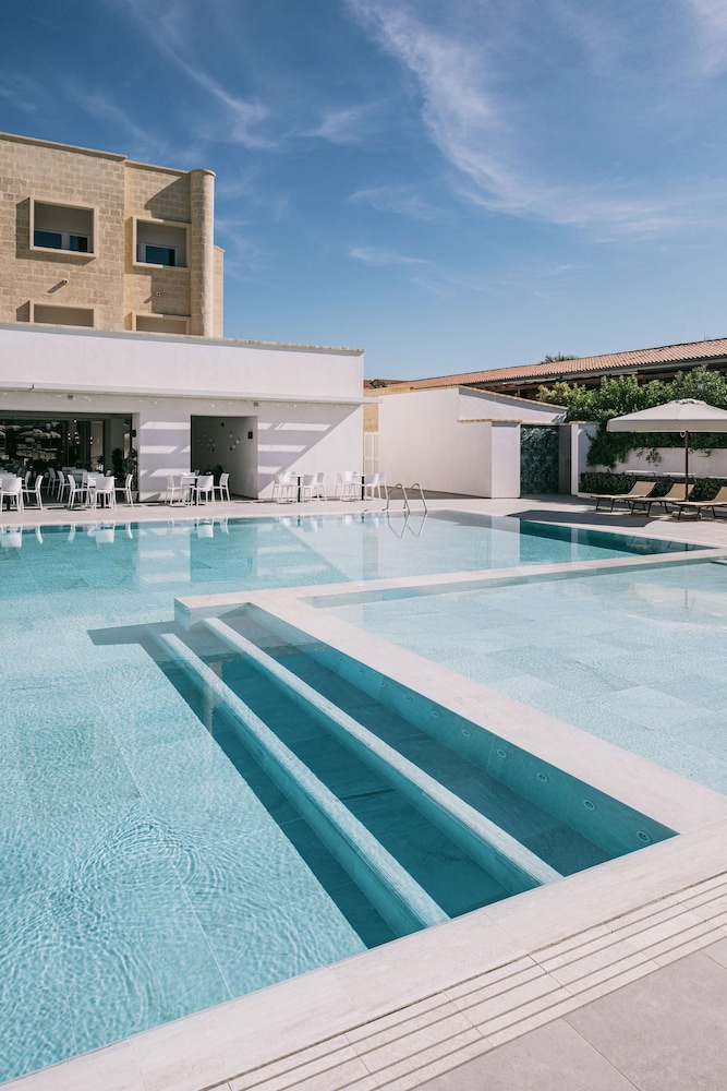 Mangia's Himera Resort — Swimming pool in Campofelice di Roccella, Sicily