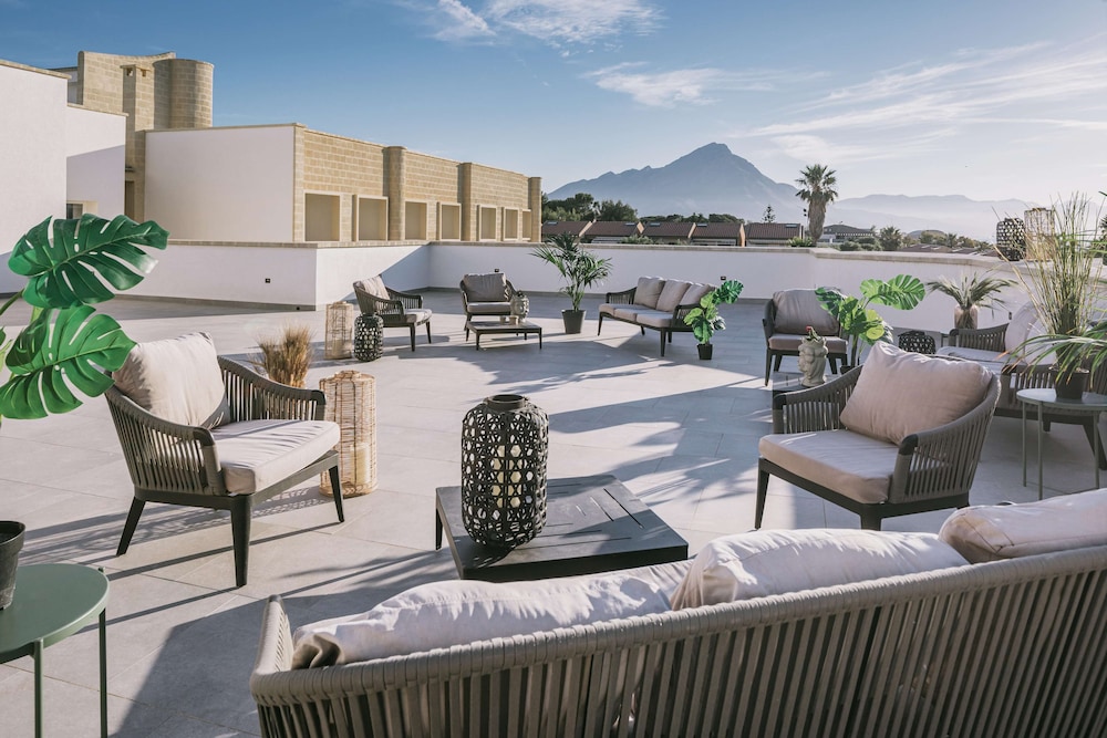 Mangia's Himera Resort — Hotel building in Campofelice di Roccella, Sicily