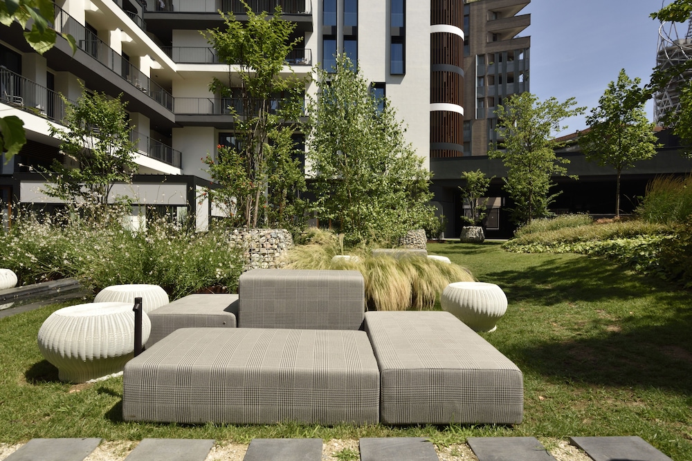 Milano Verticale | UNA Esperienze | Preferred Hotels and Resorts — Hotel building in Milan, Lombardy