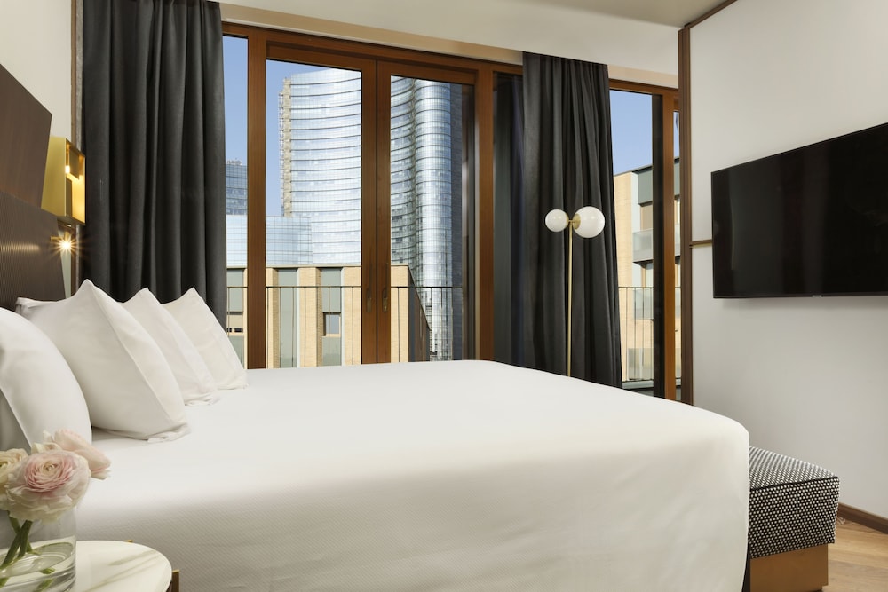 Milano Verticale | UNA Esperienze | Preferred Hotels and Resorts — Hotel rooms in Milan, Lombardy