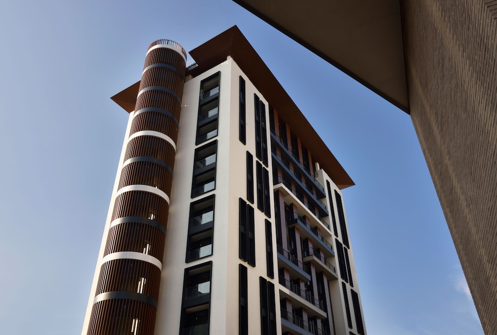 Milano Verticale | UNA Esperienze | Preferred Hotels and Resorts — Hotel building in Milan, Lombardy